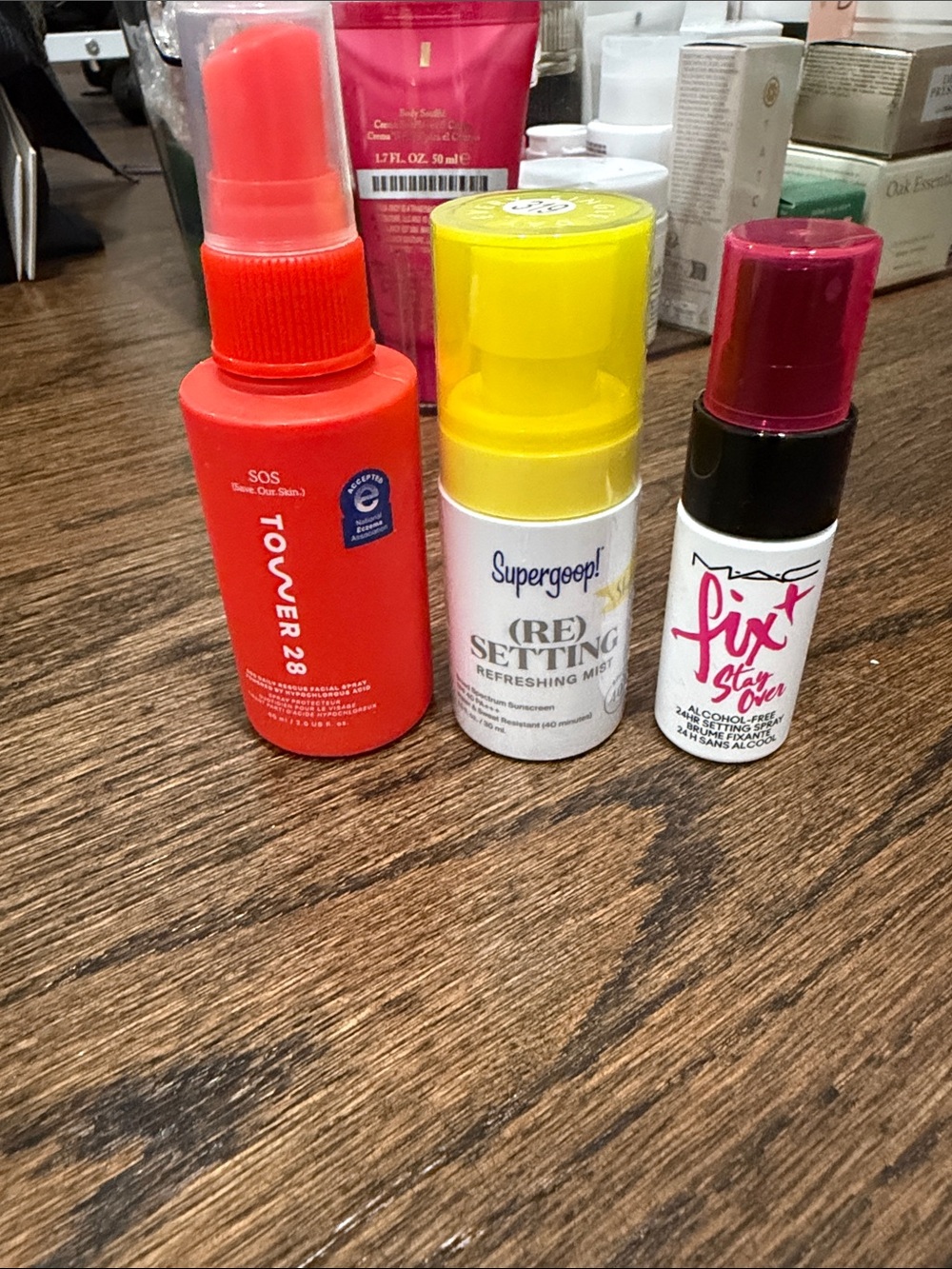Setting Spray Bundle- Mac
Supergoop! RE Setting Refreshing , Tower 28